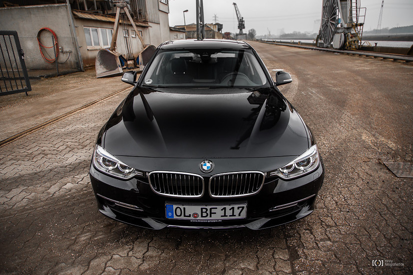 Foto BMW 3er am Oldenburger Hafen von Ronny Walter
