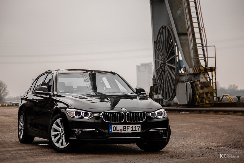 Foto BMW 3er am Oldenburger Hafen von Ronny Walter
