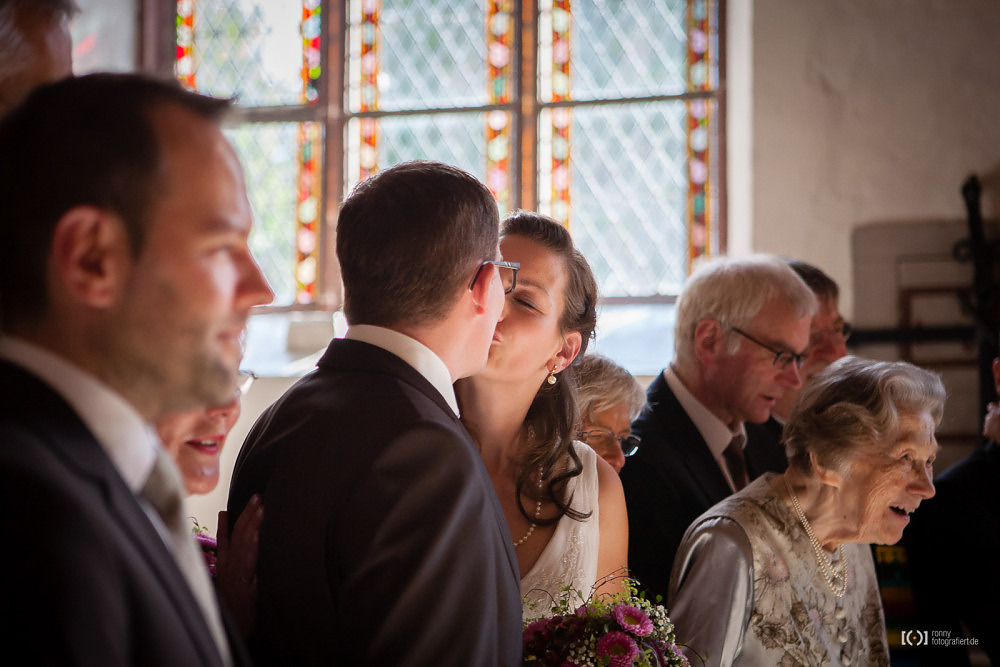 Foto Hochzeitsfotos bei der kirchlichen Trauung in Bad Zwischenahn von Ronny Walter