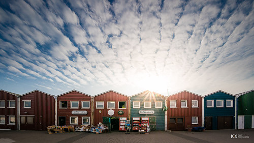 Foto Hummerbuden am Hafen von Helgoland von Ronny Walter